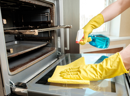 Oven Cleaning Tips